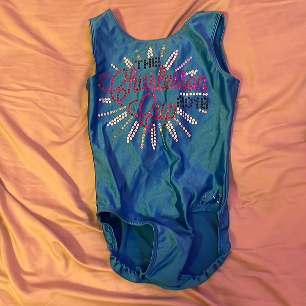 Adult M Ozone leo